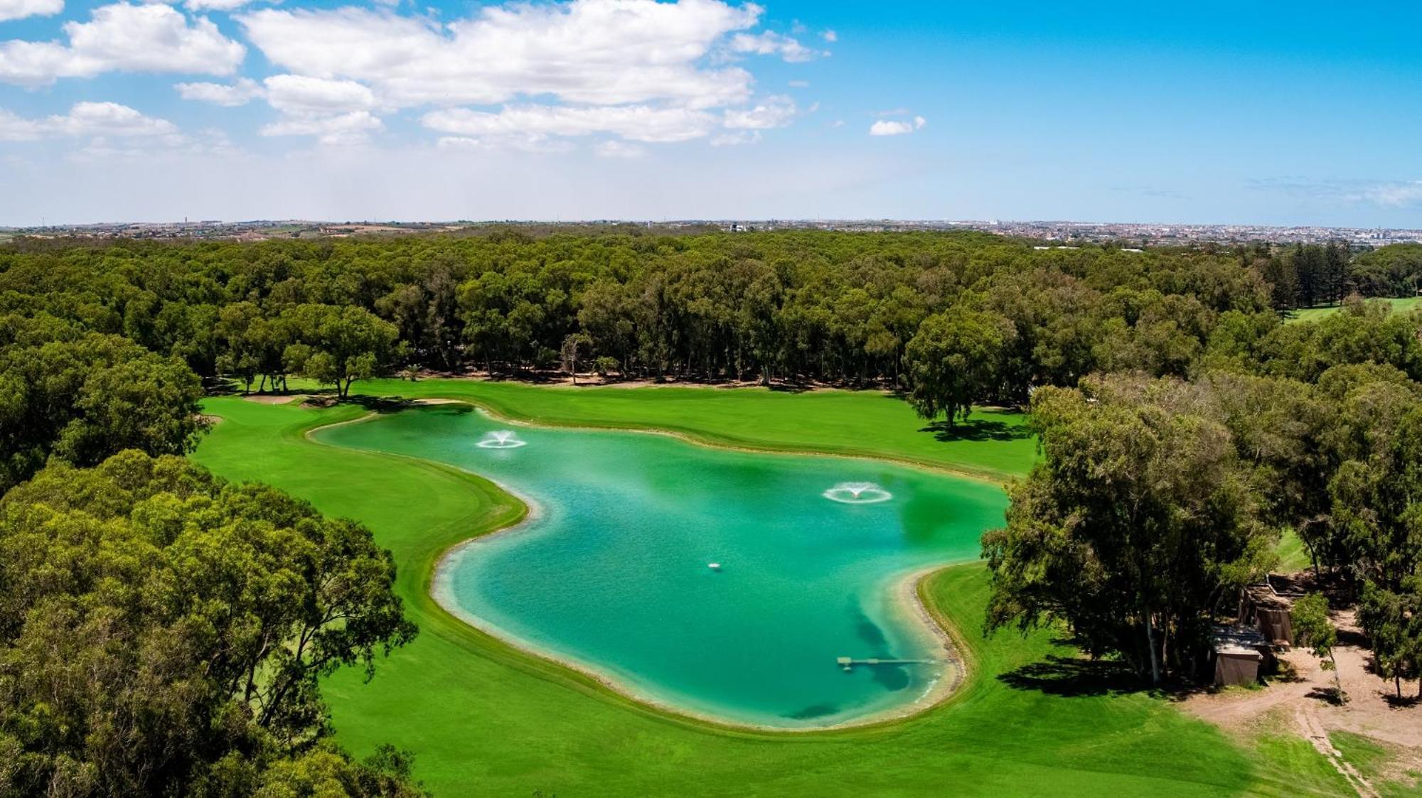 Pullman Mazagan Royal Golf & Spa Эль-Джадида Экстерьер фото The 17th hole at the 2015 PGA Championship